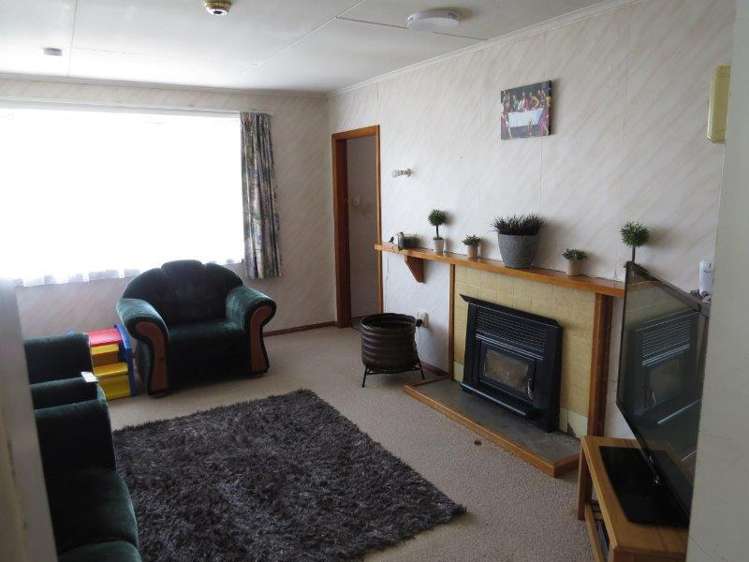 2 Duke Street Pahiatua_5