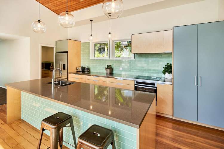 2 Huia Road Days Bay_5