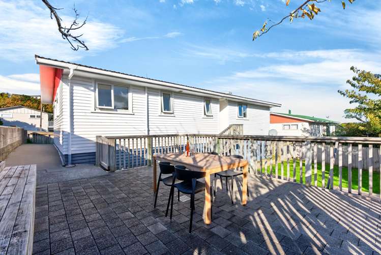 217 Dowse Drive Maungaraki_16