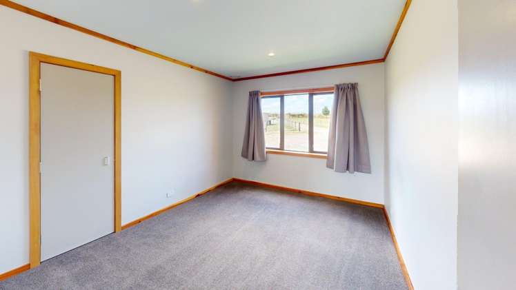 288 Lees Road Feilding_11
