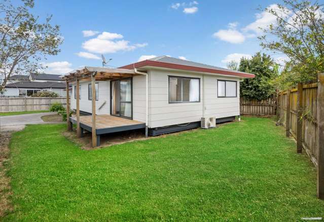 2/36 Convair Crescent Mangere_1