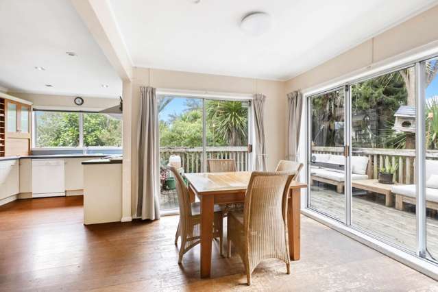 1 Norman Road Titirangi_4