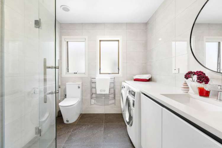 70 Meadowvale Avenue Forrest Hill_9