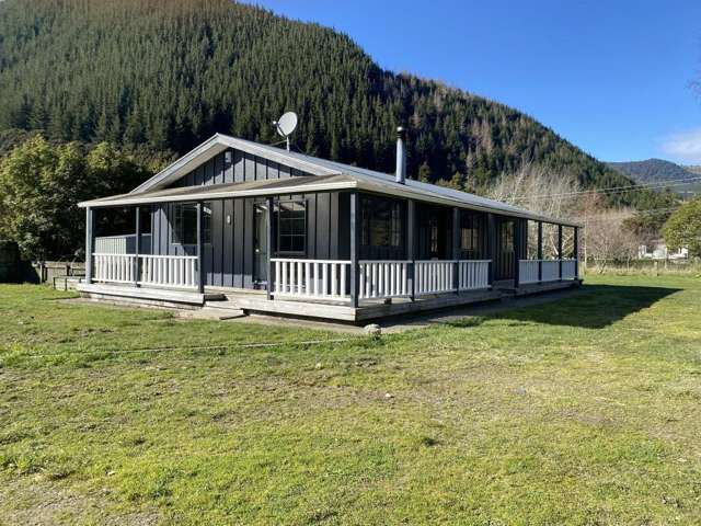 Price Reduction & New External Paint - Rent me today!!!