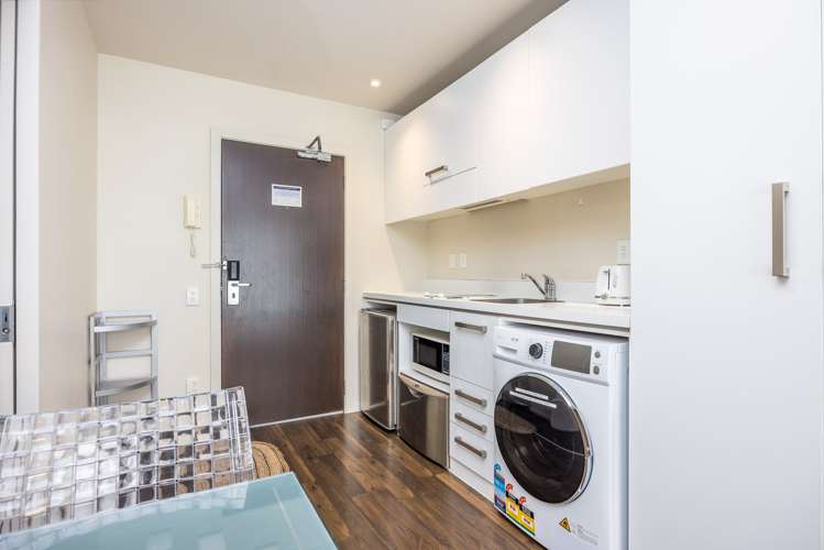 1212/10 Waterloo Quadrant Auckland Central_8