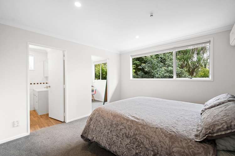 15 Lansdowne Crescent Glenview_9