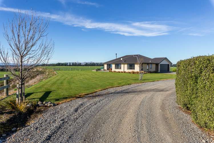 670 The Peaks Road Hawarden_23