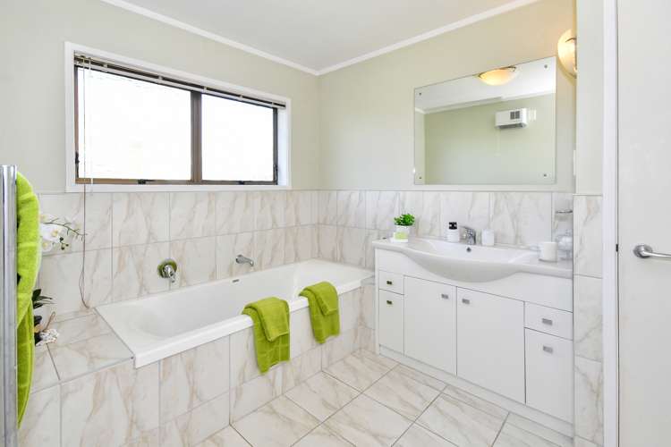 4 Hartfield Rise Pahurehure_10