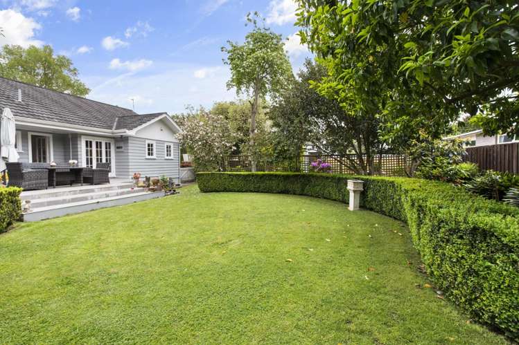 1046 River Road 10469_19