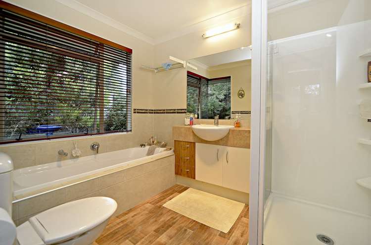 32 Maybole Drive Flat Bush_13