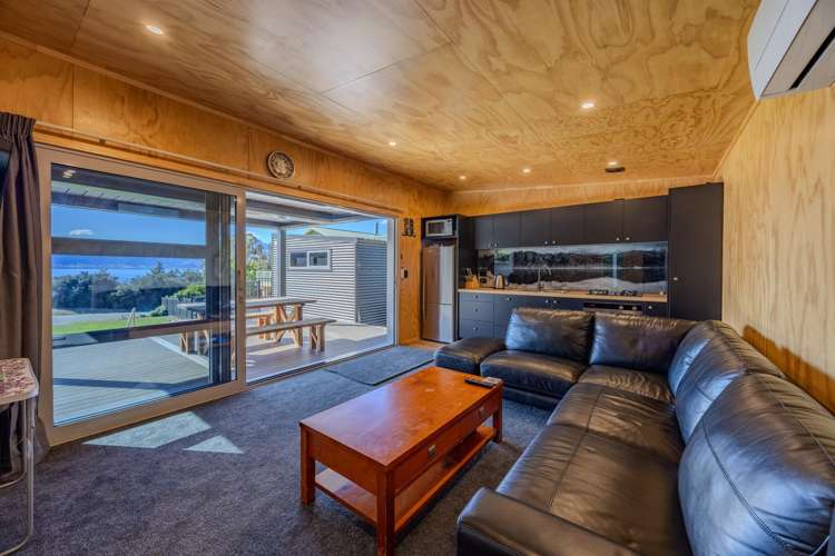 48 Flora Dora Parade Lake Hawea_6