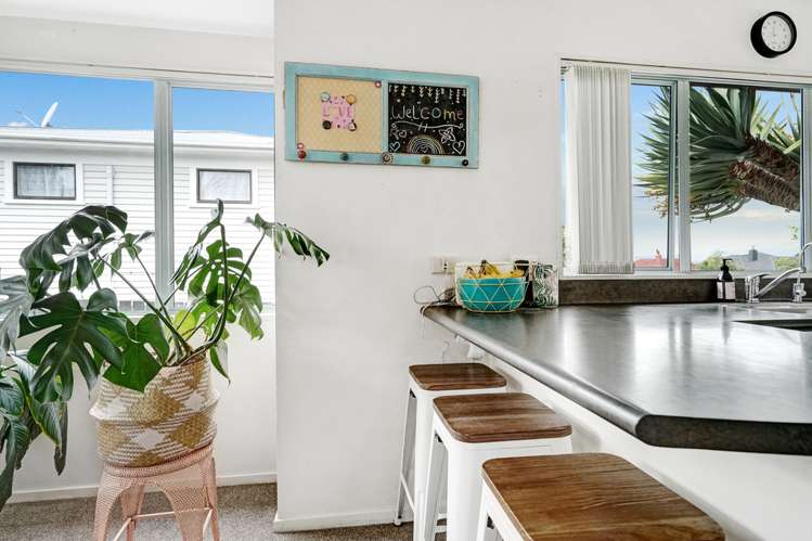 4 Tiroroa Avenue Te Atatu South_17