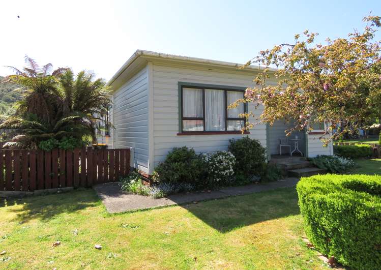 57 Dick Street Reefton_17