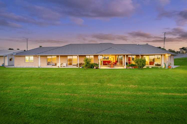 1518 Old North Road Helensville_32
