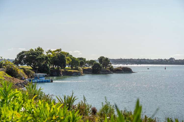 10 Riki Road Point England_16