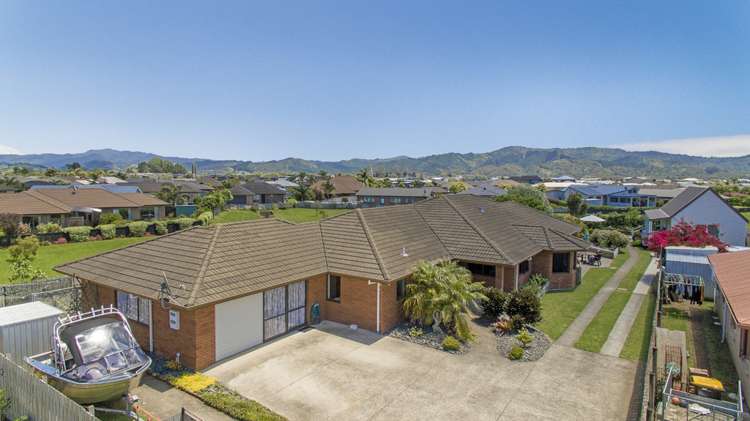 51 Cholmondeley Crescent Whitianga_24