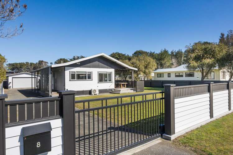 8 Cousins Avenue West_0