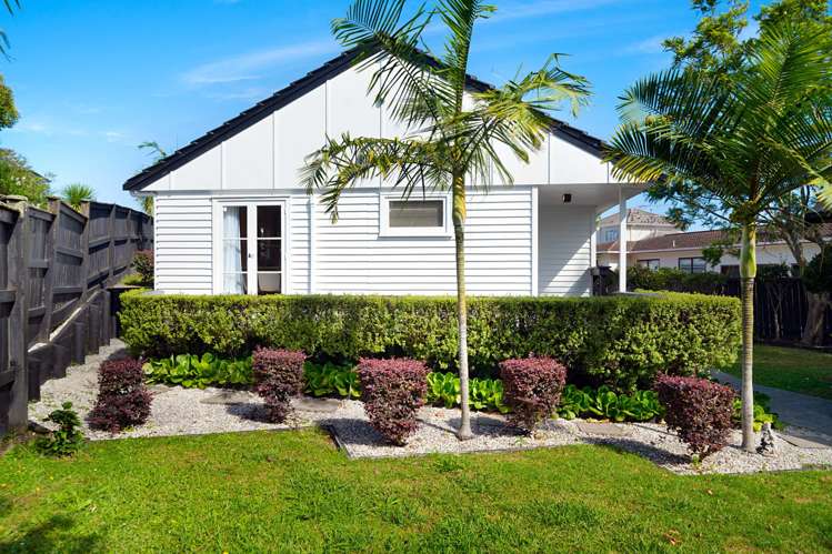 68 Seabrook Avenue New Lynn_17