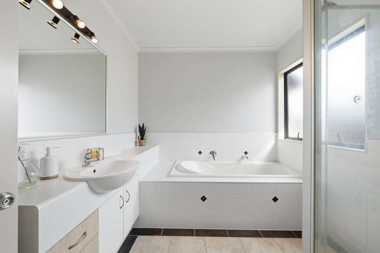 121 Cyril French Drive Flat Bush_18