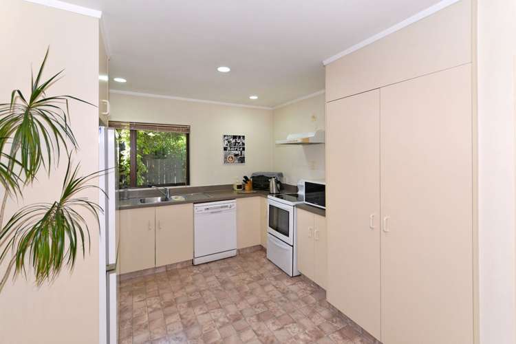 21 Vining Crescent Stoke_7