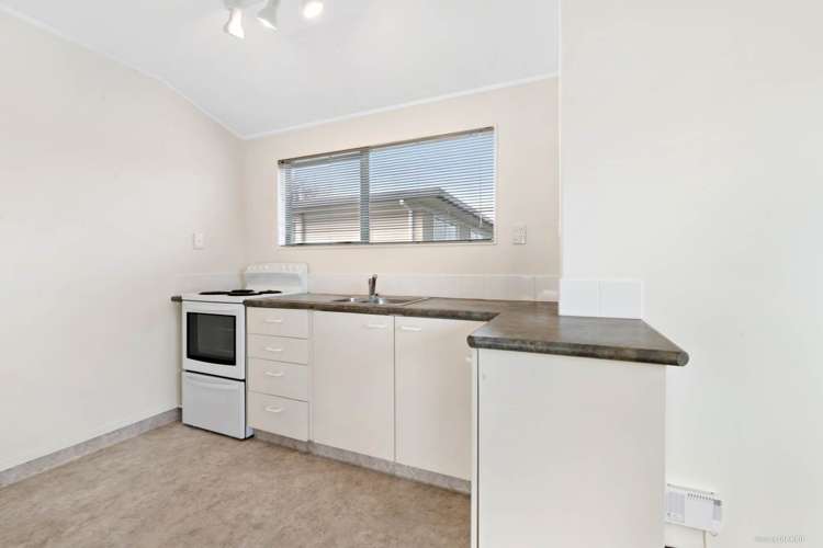 20 Hatton Road Orewa_12