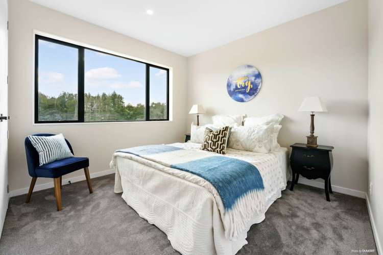 39 Koropa Road Flat Bush_13