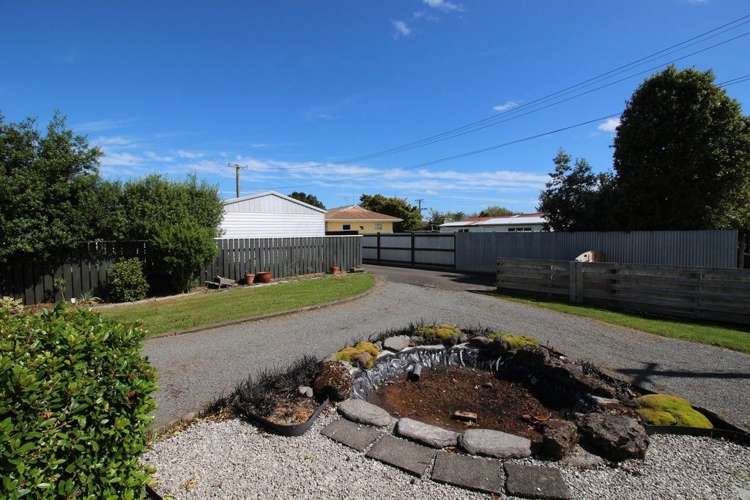 16a Flower Street Bulls_32