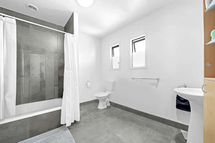 44/2 Armoy Drive East Tamaki_13