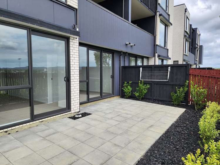 2/8 Treasure Lane Te Atatu South_10