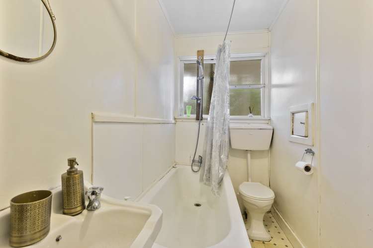 35 Patanga Crescent Thorndon_14