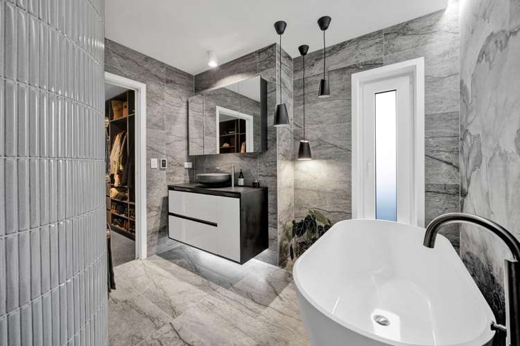 21 Washer Road Omata_18