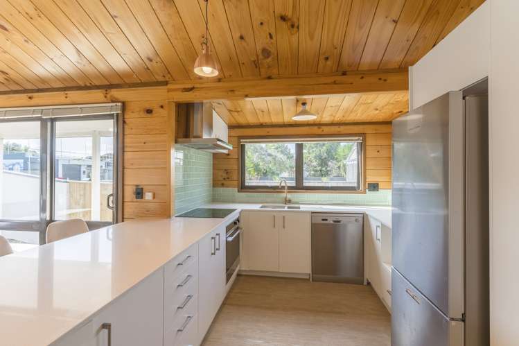 8a Hurley Road Paraparaumu Beach_6