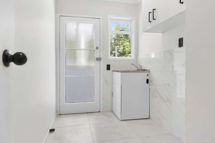 1/4022 Great North Road Glen Eden_10