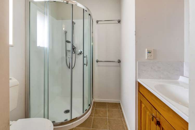 3/2 Channing Crescent Botany Downs_10