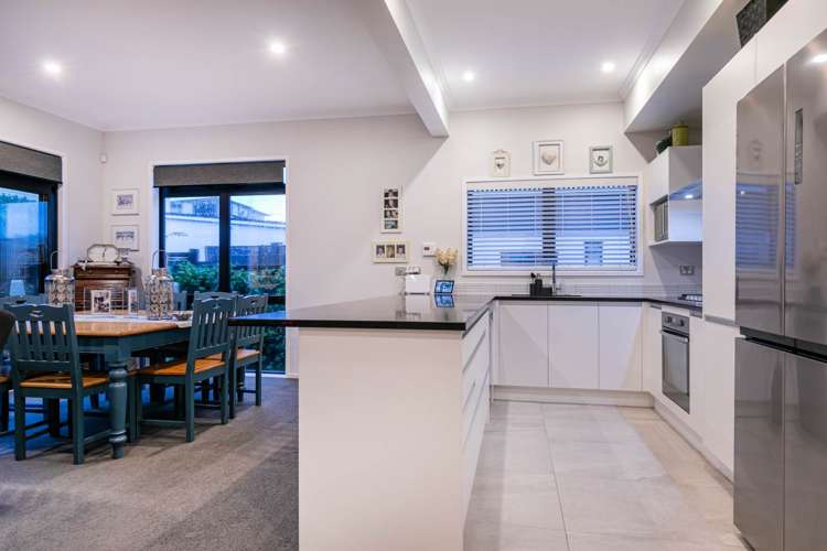 131 Bonair Crescent Silverdale_11