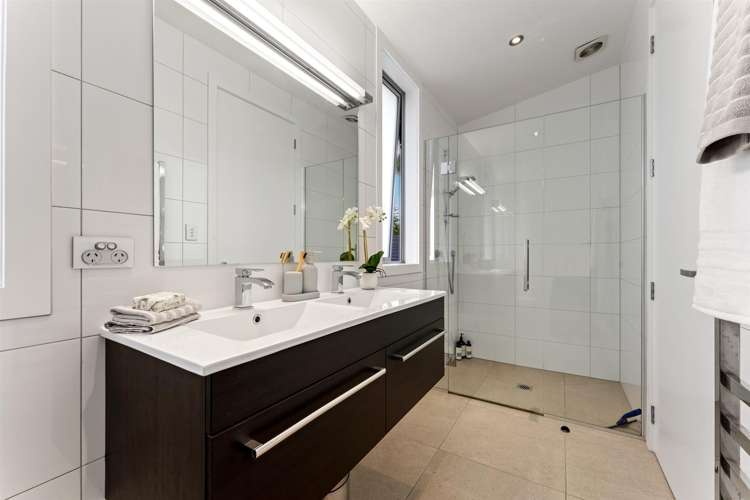 39 Paraoa Crescent Omaha_19