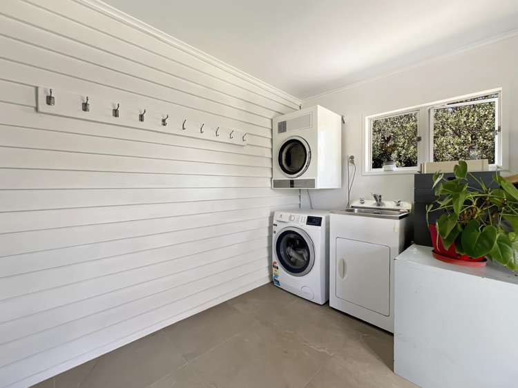 1009 White Pine Bush Road Awakeri_21