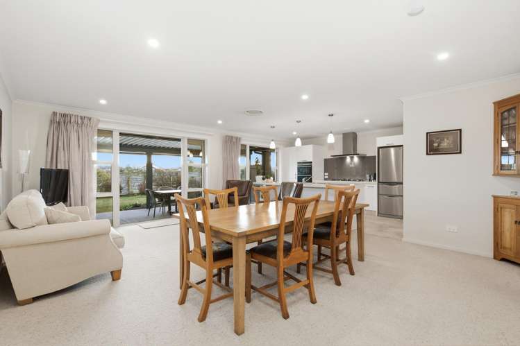 111 Southfield Drive Lincoln_1