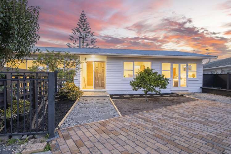 16 Glamorgan Drive Torbay_19