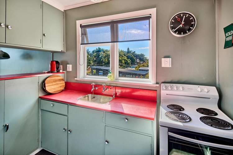 52 Tutere Street Waikanae Beach_11