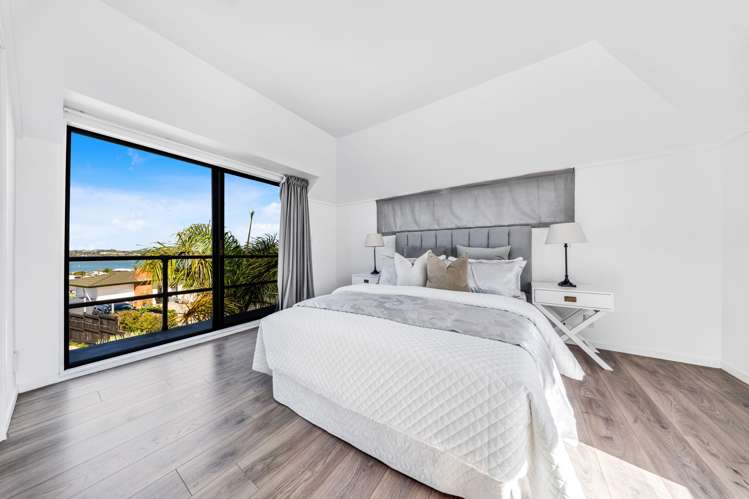 2/17 Lynton Road Bucklands Beach_12