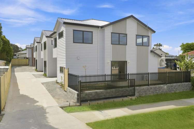 Units 1-3/48 Roberts Road_0