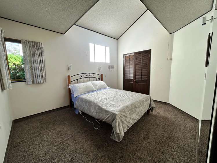 10 Whitby Crescent Mairangi Bay_13