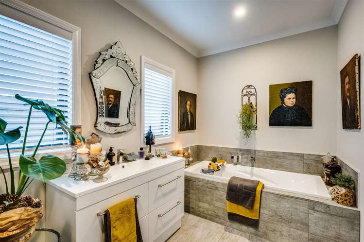 7 Aspiring Drive Poraiti_11