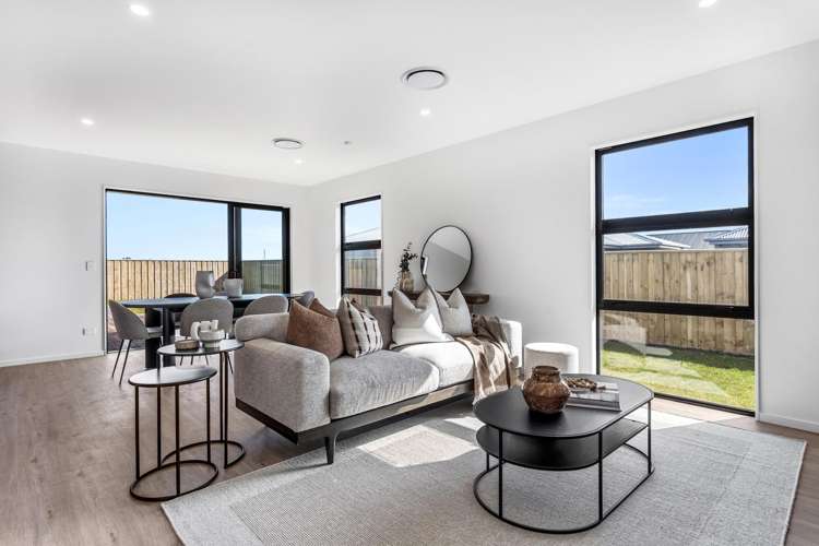 25 Longfields Road_5