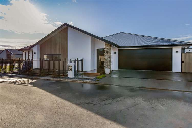 10 Whitburn Avenue_0