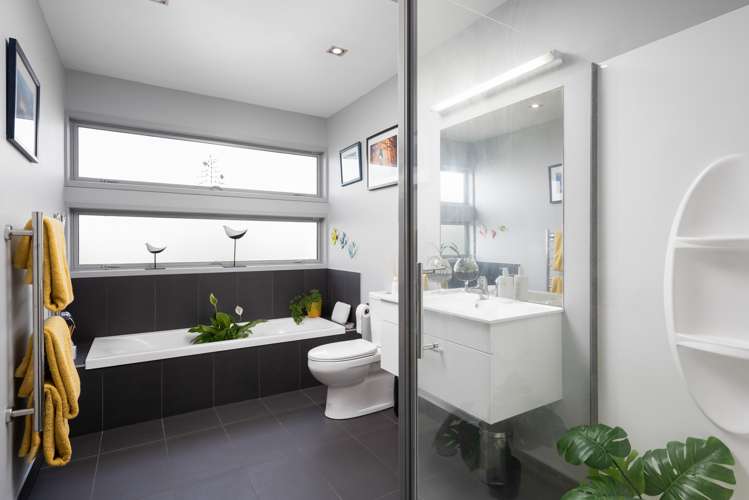 9 Nottinghill Drive Springlands_8