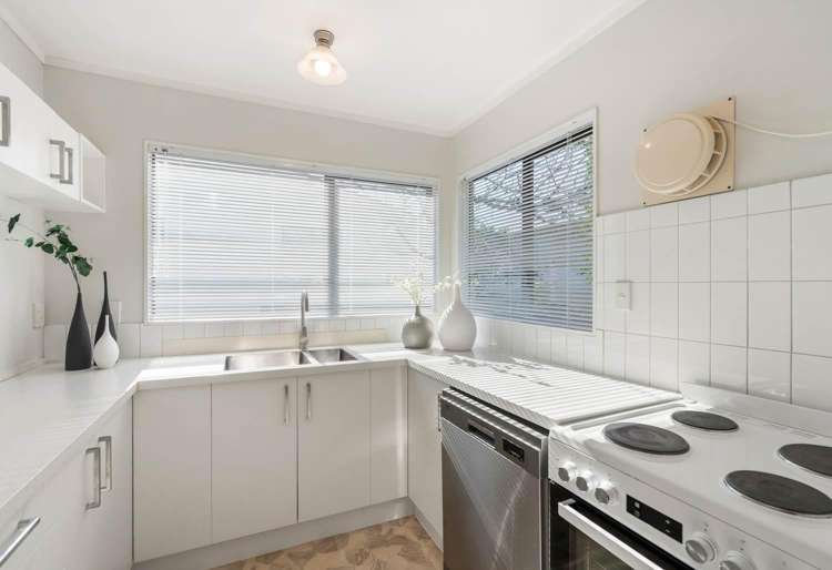 2/136 Moore Street Howick_4