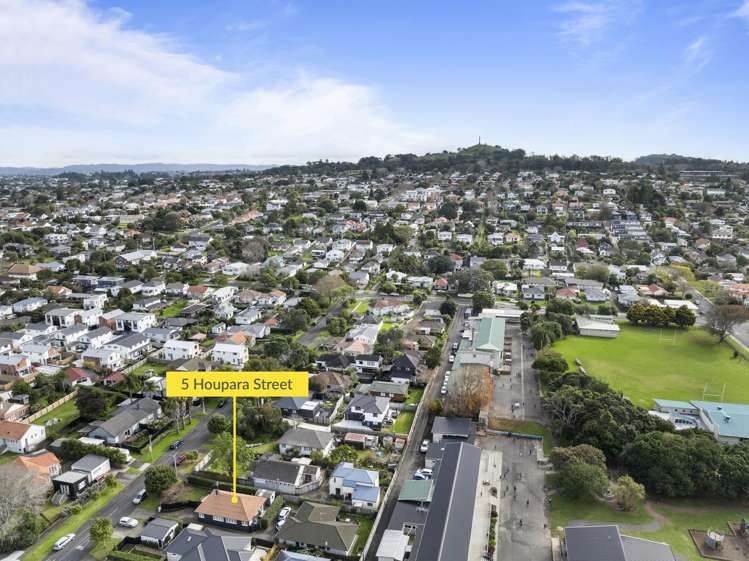 5 Houpara Street One Tree Hill_17