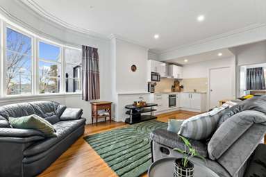 2/886 Dominion Road_3